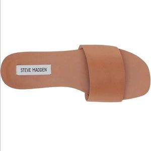 Steve Madden Women’s Nikki Flat Cognac